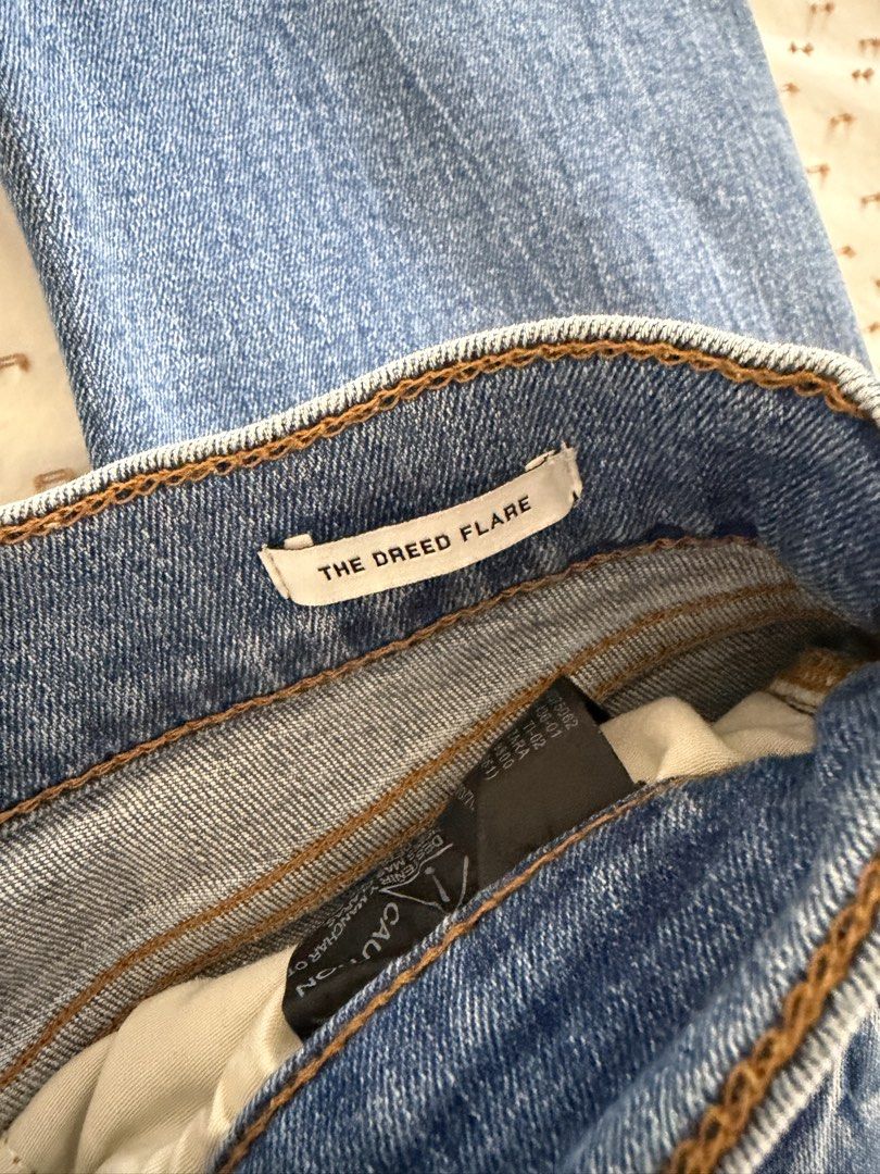 Zara The Deed Flare Jeans Blue Denim (Category: Jeans) located in Tanauan. Submitted by lovelavi (Listing ID 1452376763, Image 3). Description: Good quality jeans! .