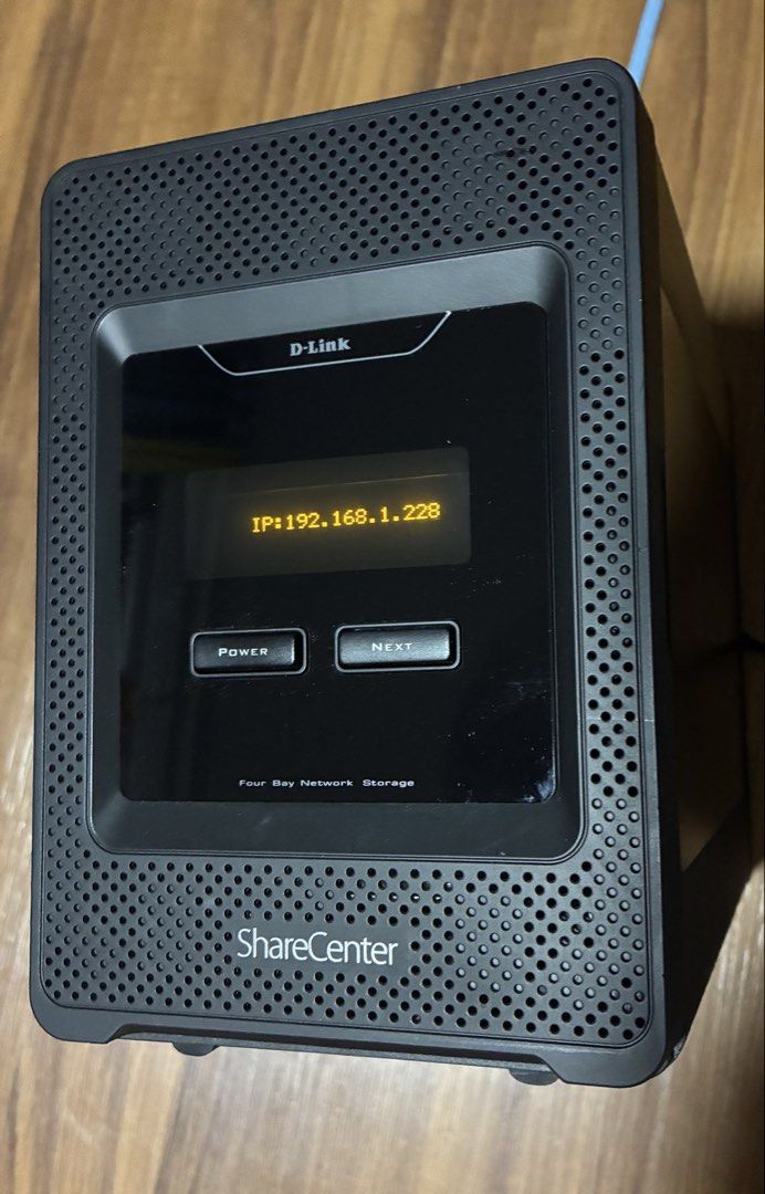 4 Bays D-Link ShareCentre DNS-345 NAS (Category: Networking) located in Singapore. Submitted by jiajun1315 (Listing ID 1452641385, Image 1). Description: 4x500 GB Hard Drive Included tested in good working condition .