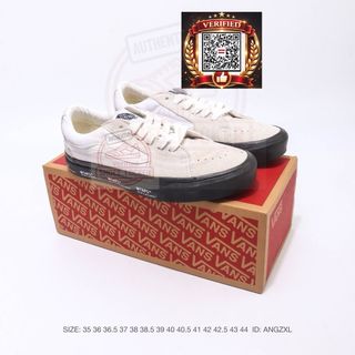 (Category: ) located in . Submitted by shoes.locker (Listing ID 1452672170, Image 1). Description: .