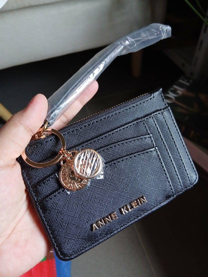 AK CARD WALLET (Category: Wallets & Card holders) located in Macabebe. Submitted by collectionspurses (Listing ID 1452542293, Image 2). Description: limited only inported safiano type brand new u.s brand 🇺🇸.