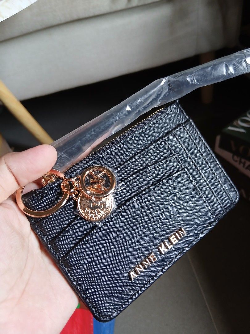 AK CARD WALLET (Category: Wallets & Card holders) located in Macabebe. Submitted by collectionspurses (Listing ID 1452542293, Image 1). Description: limited only inported safiano type brand new u.s brand 🇺🇸.