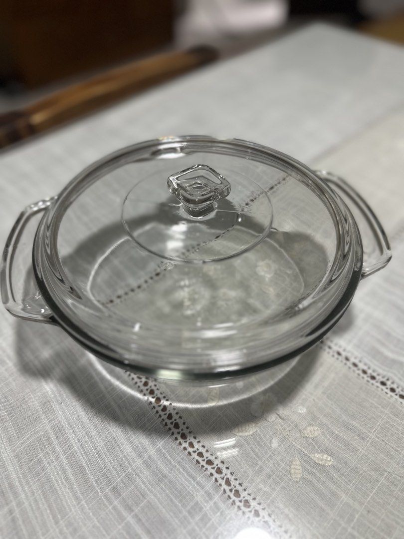 Anchor Ovenware CASSEROLE 8.25in VINTAGE (Category: Other Kitchenware & Tableware) located in Pasig City. Submitted by greenapplberyy (Listing ID 1452553719, Image 1). Description: FOR SALE ₱1,200 (negotiable just PM) Anchor Ovenware 8.25-inch casserole dish vintage 1.5-quart round glass baking piece. Used only a few times, still good as new. Payment through GCASH/BANK TRANSFER pick up/lalamove .