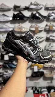 (Category: ) located in . Submitted by sneakerfreakerph (Listing ID 1452633035, Image 1). Description: .