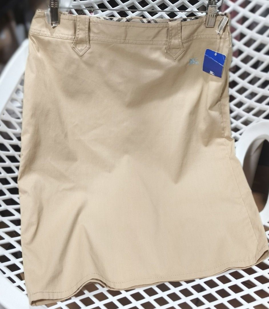 Authentic Burberry Skirt With Tag Size 38 (Category: Skirts) located in Aguinaldo. Submitted by designerlaneph (Listing ID 1452646141, Image 1). Description: Brand new Burberry skirt with tag size 38 💯% original in great condition shipping is free onhand.