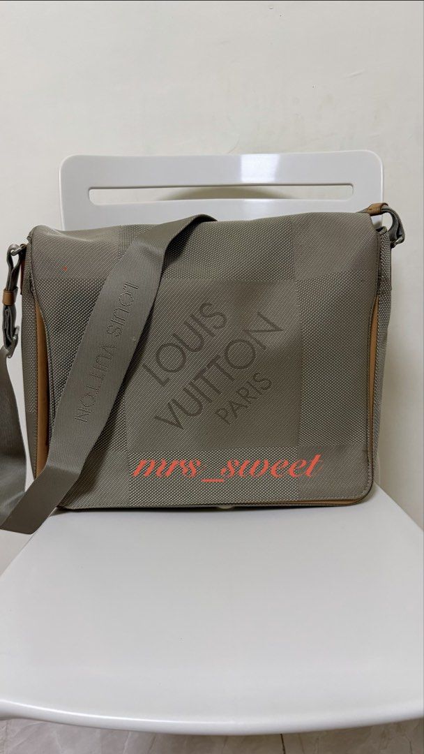 Authentic LV Damier Geant Messenger Bag (Category: Luxury Bags & Wallets) located in Valenzuela. Submitted by mrs_sweet (Listing ID 1452516406, Image 1). Description: - Stylish messenger laptop bag - Spacious interior - Classic, versatile color - kept but never used, has some issues though. Refer to photos. .