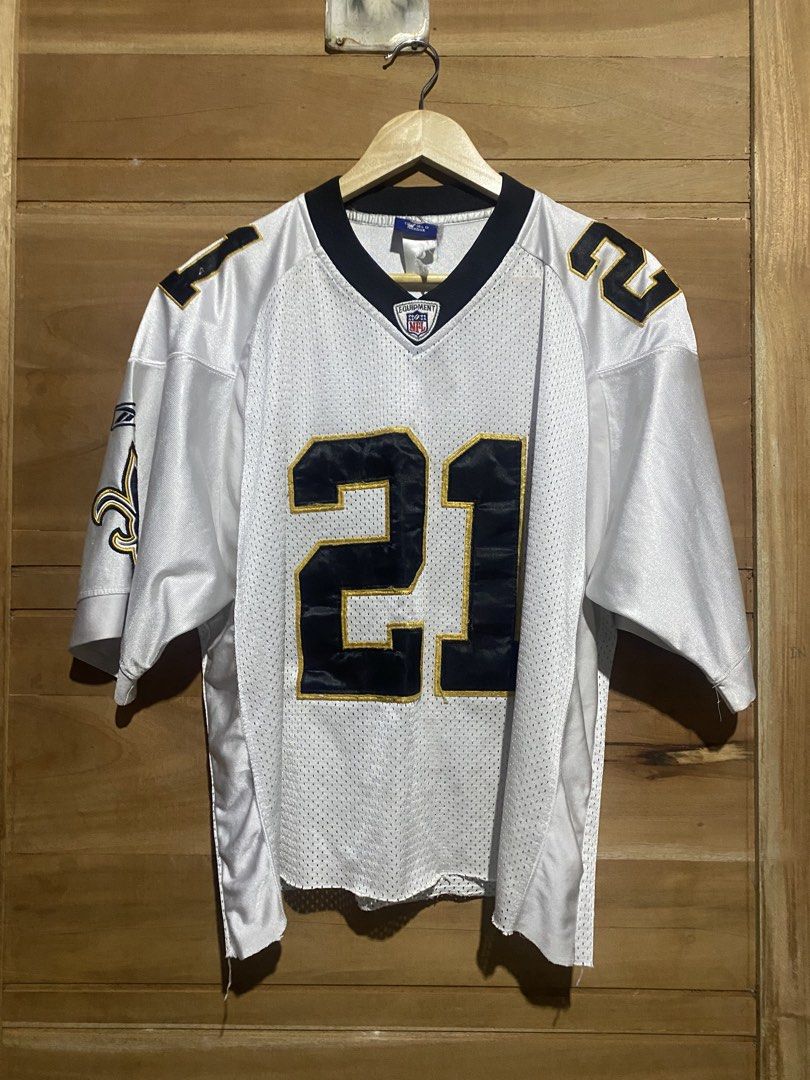 AUTHENTIC NFL ONflield JERSEY (Category: Activewear) located in Manila. Submitted by sixbysix (Listing ID 1452591657, Image 1). Description: Dimes 25x28 size (Xl) Color rate 10/10 Condition 9/10 Issue : check on pictures and Ps: naka crop shirt siya pero maganda padin no pinhole Pm if interested .
