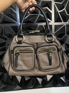(Category: ) located in . Submitted by balenciaga_apparel01 (Listing ID 1452659265, Image 1). Description: .