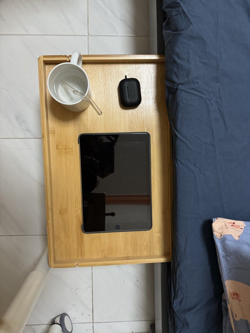 Bedside table (Category: Other Home Furniture) located in Singapore. Submitted by CY_Go (Listing ID 1452628874, Image 2). Description: Bedside Table.