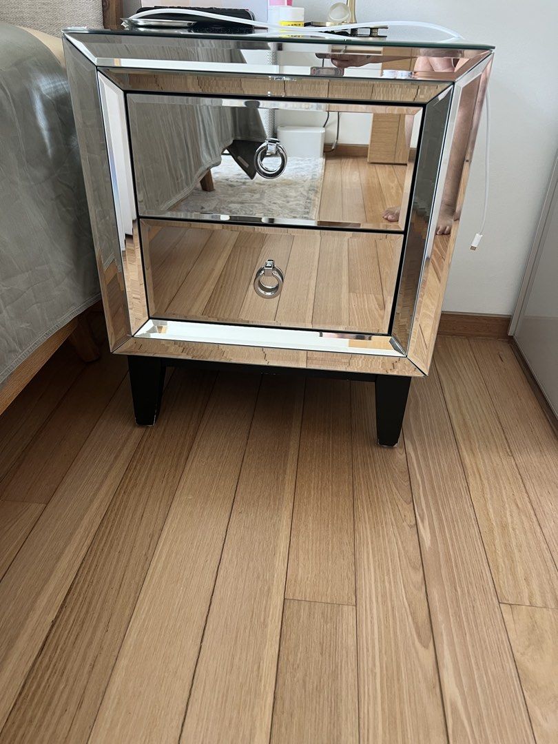 Bedside table (Category: Other Home Furniture) located in Singapore. Submitted by belynda.alonzo (Listing ID 1452694081, Image 1). Description: .