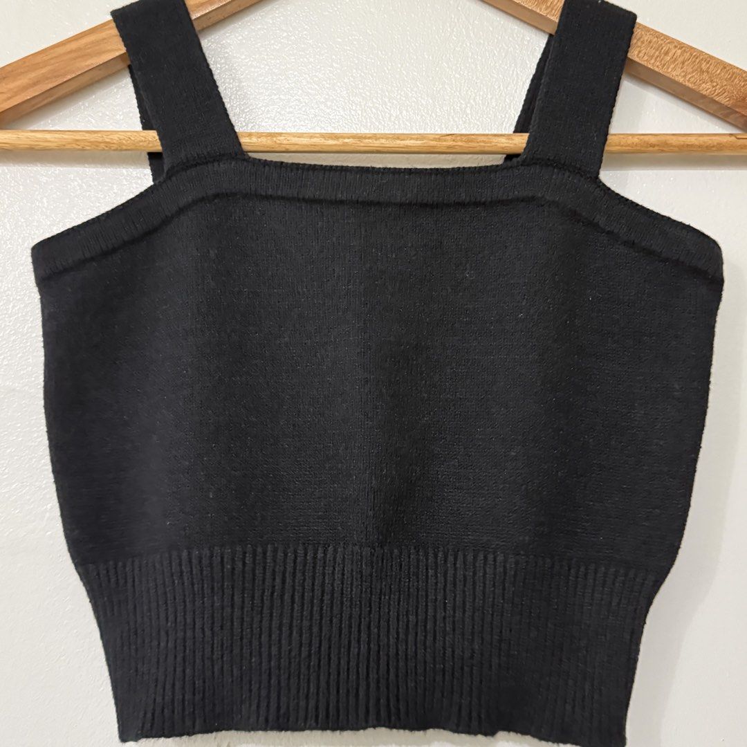 Black Knitted Sleeveless Crop Top (Category: Sleeveless) located in Carmona. Submitted by g.declutter (Listing ID 1452551811, Image 2). Description: - Fits small - Measurements (laid flat): W: 12.75” - 18” stretchable fabric L: 13” Location: Carmona, Cavite Mode of Payment: BPI (via QR) or Maribank Mode of Delivery: J&T or Lalamove (COD delivery fee).