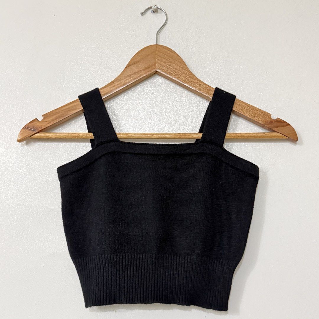 Black Knitted Sleeveless Crop Top (Category: Sleeveless) located in Carmona. Submitted by g.declutter (Listing ID 1452551811, Image 1). Description: - Fits small - Measurements (laid flat): W: 12.75” - 18” stretchable fabric L: 13” Location: Carmona, Cavite Mode of Payment: BPI (via QR) or Maribank Mode of Delivery: J&T or Lalamove (COD delivery fee).
