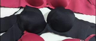 (Category: ) located in . Submitted by closetclearancestealdelooks (Listing ID 1452637539, Image 1). Description: .