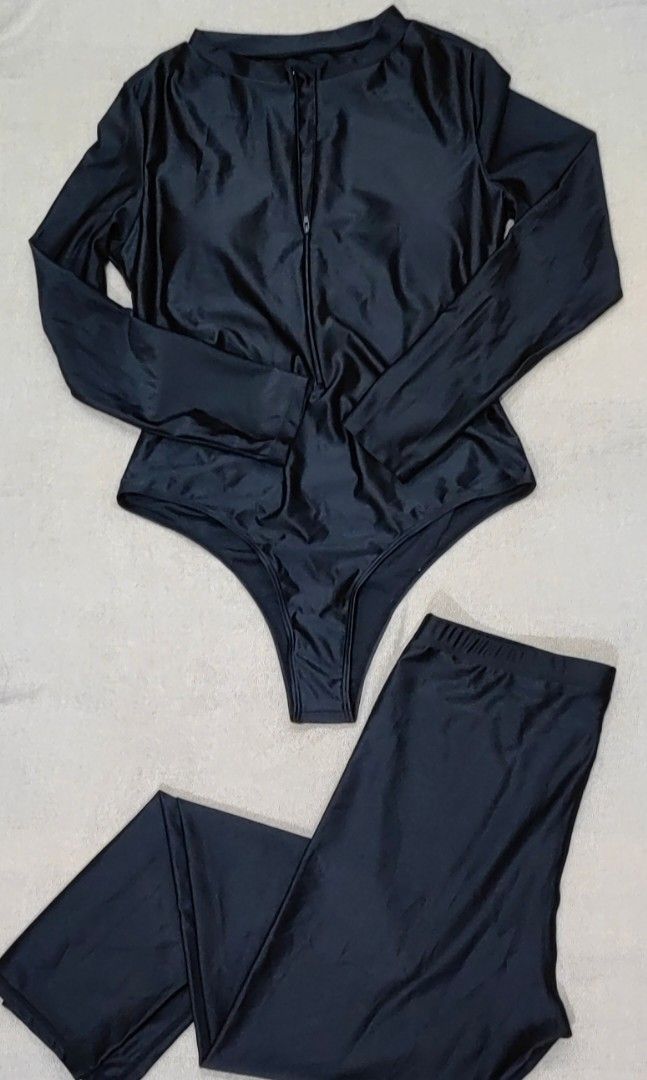 Black Rash guard set size XL on tag (Category: Rash guard) located in Makati City. Submitted by ramiella03 (Listing ID 1303592812, Image 1). Description: XL on Tag, Best fit Large to semi XL Brand New with pouch Padded On hand Ready to ship Meet up/pick up for nearby areas MOP: Gcash, Bank Transfer Feel free to DM for additional inquiries MOD: J&T, Lalamove, Grab.
