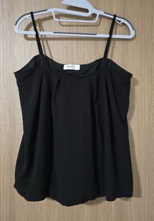 (Category: ) located in . Submitted by mvycloset (Listing ID 1452685272, Image 1). Description: .