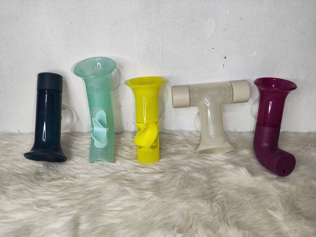 Boon Pipes Building Bath Toy Set (Category: Kids Toys) located in Cavite. Submitted by tinetaclesss (Listing ID 1452546790, Image 2). Description: - Fun bath time pipes for kids - Suction cups stick to the tub wall - Water flows through the pipes - Includes 5 different pieces - Great for imaginative play.