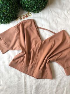 (Category: ) located in . Submitted by dearestly.vintage (Listing ID 1452695760, Image 1). Description: .