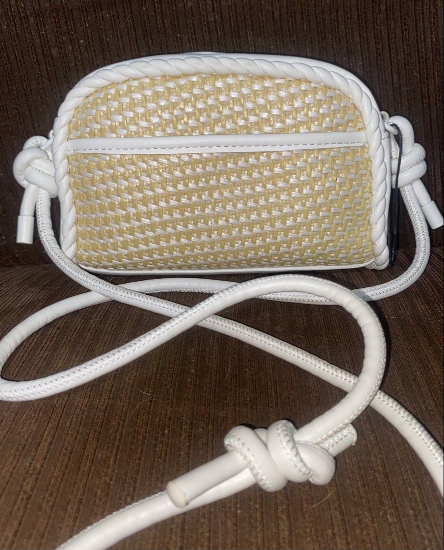 CALL IT SPRING Crossbody Bag (WHITE) (Category: Cross-body Bags) located in Cebu City. Submitted by declutters_01 (Listing ID 1452597452, Image 1). Description: 📌CALL IT SPRING Women’s Vegan Crossbody Bag (WHITE) 🏷️ ₱600 (Orig Price: ₱1k) - Beautiful Crossbody bag - 1 compartment - Top zipper closure - Size dimensions: 7.8 x 2.7 × 4.6 inches - Strap drop length: 25 inches (63.50 cm) - Very pretty and classy design - Brand new - Authentic PAYO (