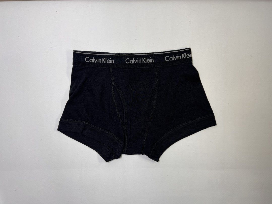 Calvin Klein Black Boxer Briefs (Category: Underwear) located in Manila. Submitted by karsonsilyobyrns (Listing ID 1452538967, Image 1). Description: BRAND: Calvin Klein Size (Inch) ‼️Medida Size‼️ : W 24-28 Color Rate: 9.8/10 Condition: Like New Issue: None ‼️ Thrifted item — please manage your expectations, authenticity is not guaranteed (check photos for tags!) 🧼 Items have been stored or thrifted — we highly recommend washing before wearing.