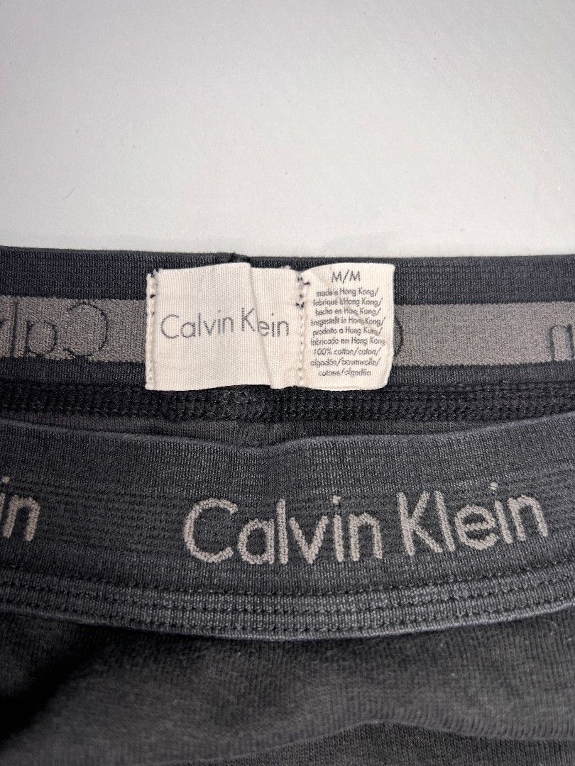 Calvin Klein Boxer Briefs M/M Black (Category: Underwear) located in Manila. Submitted by karsonsilyobyrns (Listing ID 1452523225, Image 3). Description: BRAND: Calvin Klein Size (Inch) ‼️Medida Size‼️ : W 28-32 Color Rate: 9/10 Condition: Like New Issue: None ‼️ Thrifted item — please manage your expectations, authenticity is not guaranteed (check photos for tags!) 🧼 Items have been stored or thrifted — we highly recommend washing before wearin