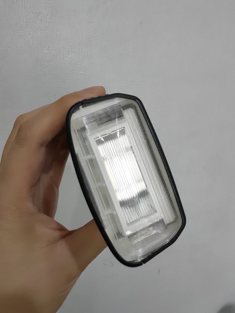 Canon 320EX camera flashlight (Category: Flashes) located in San Juan City. Submitted by kelly2008ph (Listing ID 1452543138, Image 3). Description: very good condition.only used 2-3 time..