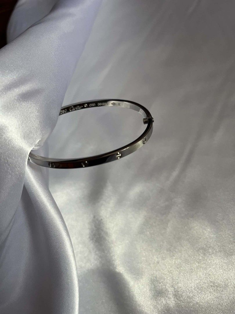Cartier Bracelet (Category: Luxury Accessories) located in Quezon City. Submitted by pastforward00 (Listing ID 1452605151, Image 2). Description: .