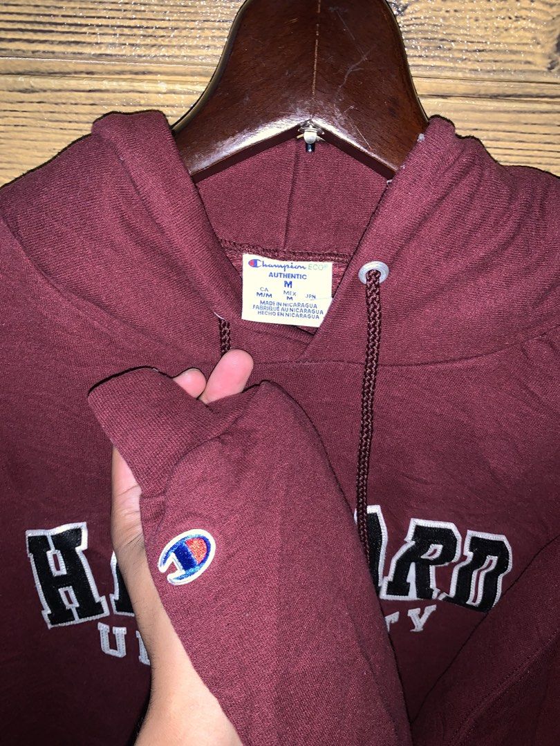 Champion hoodie harvard university (Category: Coats, Jackets and Outerwear) located in Valenzuela. Submitted by Caloooy (Listing ID 1452654732, Image 2). Description: Maroon Champion hoodie - Harvard University logo on chest - Size: Medium - Front pocket - Drawstring hood - Champion logo on left sleeve For only 500+sf.