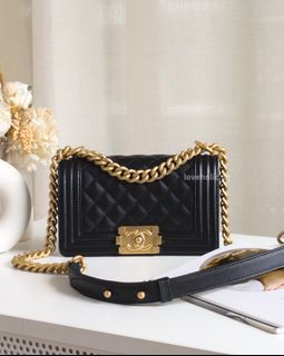 (Category: ) located in . Submitted by loveholic.sg (Listing ID 1452525241, Image 1). Description: .