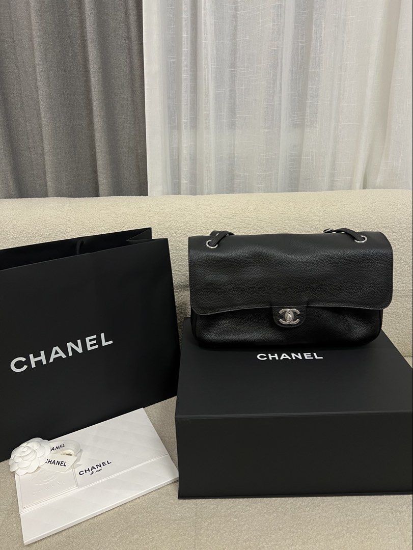 ⚜️Chanel Maxi Blazy Flap bag (Category: Luxury Bags & Wallets) located in Makati City. Submitted by 90sangel (Listing ID 1452688421, Image 1). Description: Slay the day with the Black Blaze Maxi Flap 32cm! 🖤✨ She’s iconic, she’s oversized! •Condition: Pristine ~. Black Blaze Maxi Flap 32cm, also available in size 38 *Msg us for more details. Includes store box, dustbag, cards and big paperbag ✨ still negotiable .