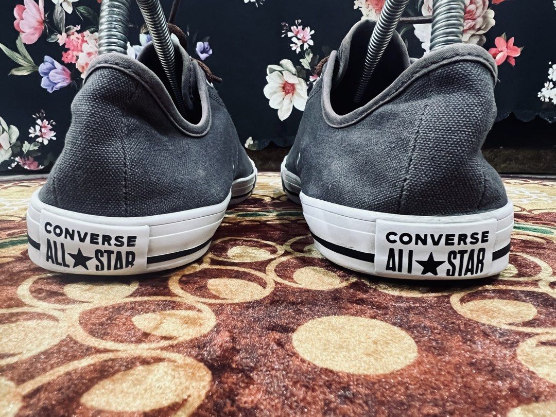 Convers (Category: Sneakers) located in Klang. Submitted by sakana820831 (Listing ID 1452643988, Image 3). Description: Size 6.5uk/26 cm Harga siap pos.
