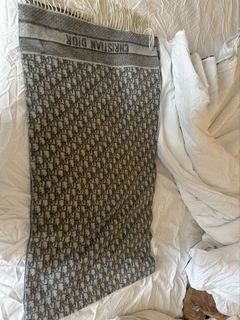 (Category: ) located in . Submitted by shoppin_88 (Listing ID 1452543397, Image 1). Description: .