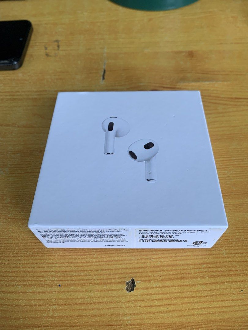 EarPods Gen 3 (Category: Earphones) located in Cavite. Submitted by biibz4thrift (Listing ID 1452565622, Image 1). Description: No issue & Scratching 💯 all working 💯 Excellent Condition 💯 With free case 🔥 .