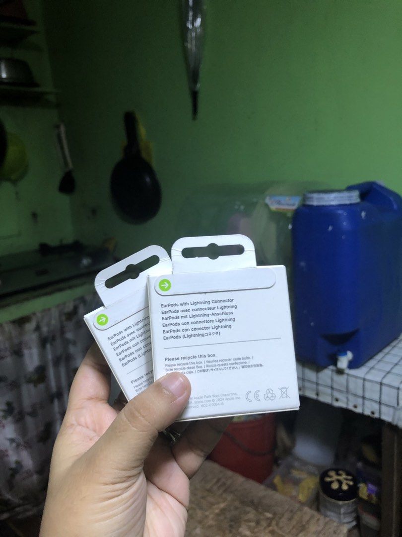 Earpods Lightning Connector Iphone (Category: Earphones) located in Paranaque City. Submitted by linahiman12 (Listing ID 1452559262, Image 2). Description: Earpods Lightning Connector Iphone Class A Brandnew 300 each! 💸 Parañaque pick up. 📍.