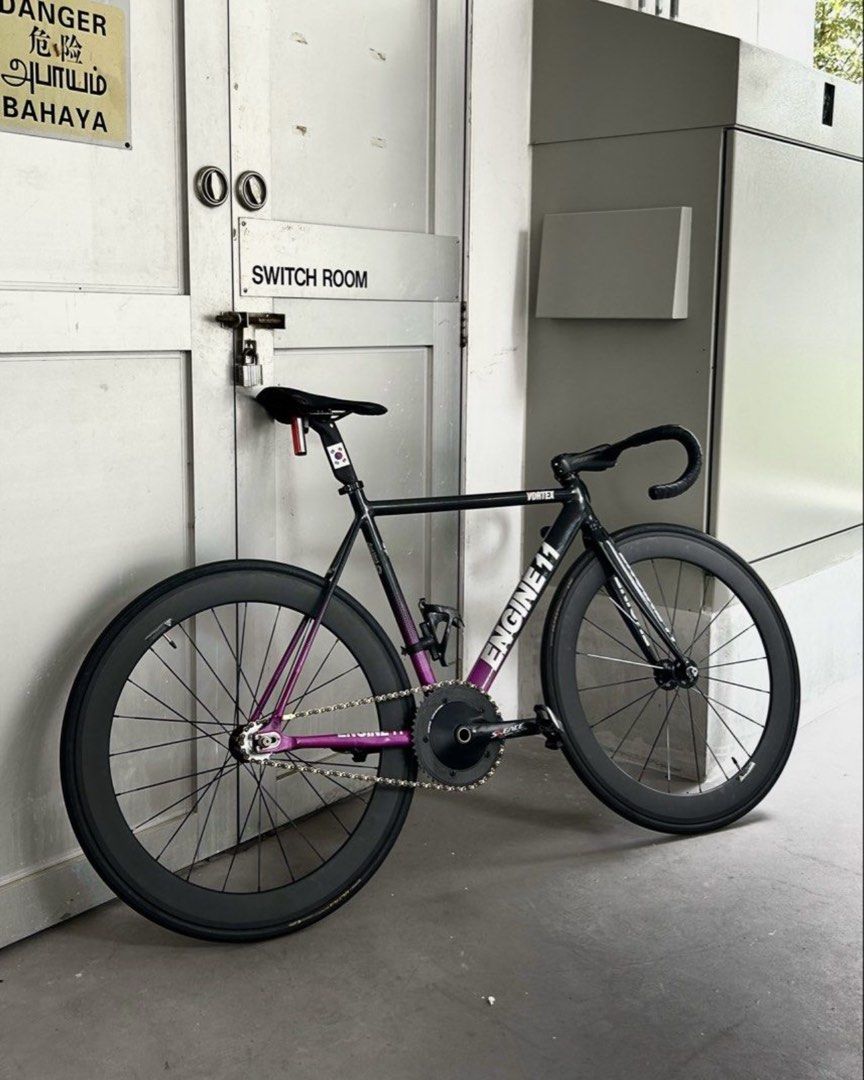 Engine 11 Vortex (Category: Bicycles) located in Singapore. Submitted by waynpayn (Listing ID 1452616692, Image 1). Description: wts fb only auth zipp 120mm topcap included oem sipp 40cm bar wrapped 50t skeace btw izumi chain 60mm nova conti ultrasport 16t spd cleat pedals everyth sell except nebula.