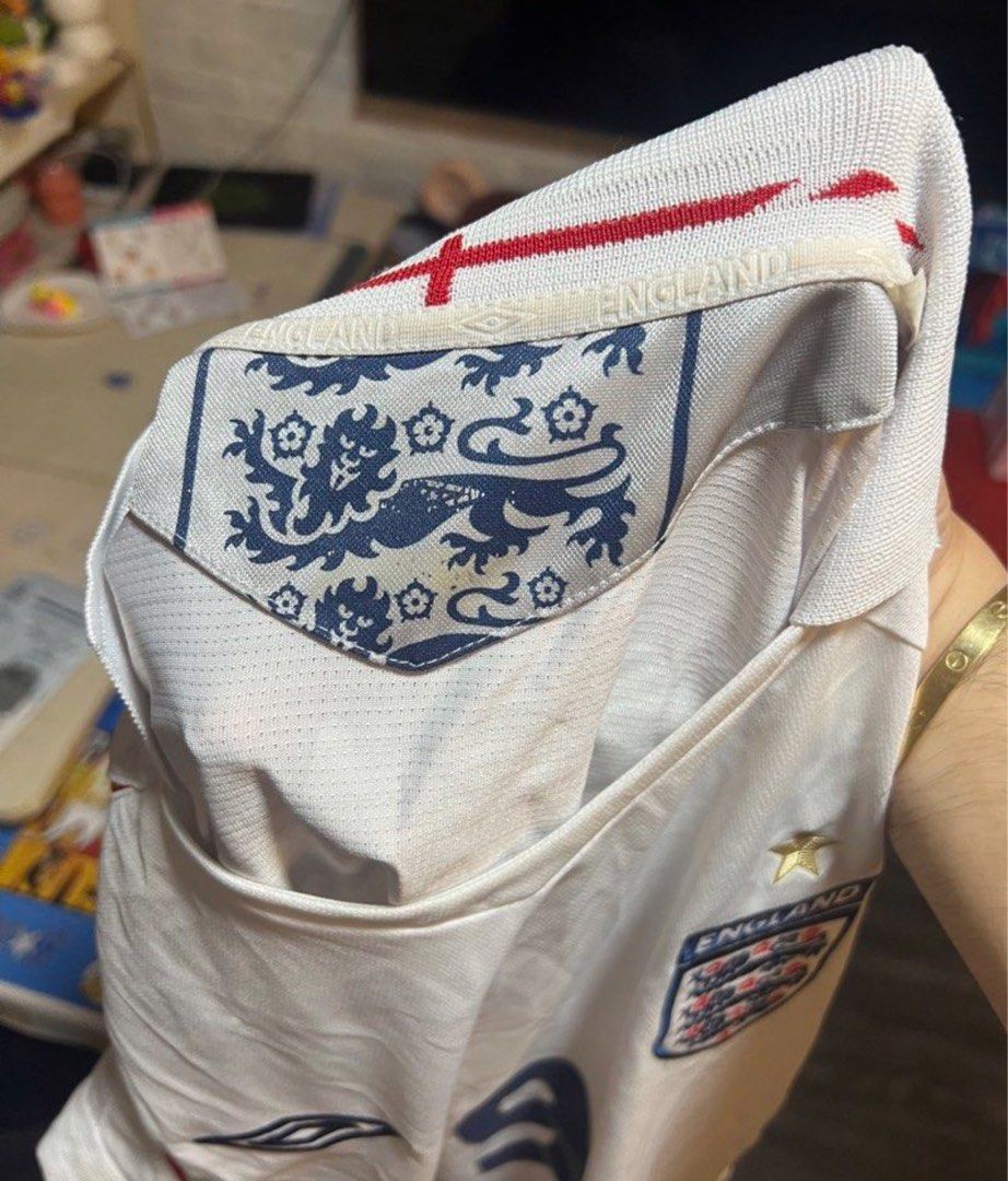 england jersey (Category: Activewear) located in Singapore. Submitted by supremefans123 (Listing ID 1452525310, Image 3). Description: england 2006 jersey，super rare.