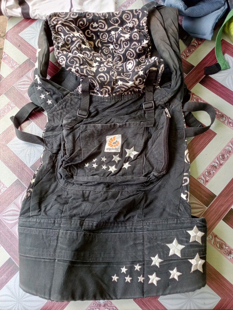 Ergobaby Original Galaxy Black (Category: Carriers & Slings) located in Polomolok. Submitted by delosreyesshyn81134 (Listing ID 1452535496, Image 1). Description: Ergobaby Original Carrier Galaxy Black Night Sky Print.