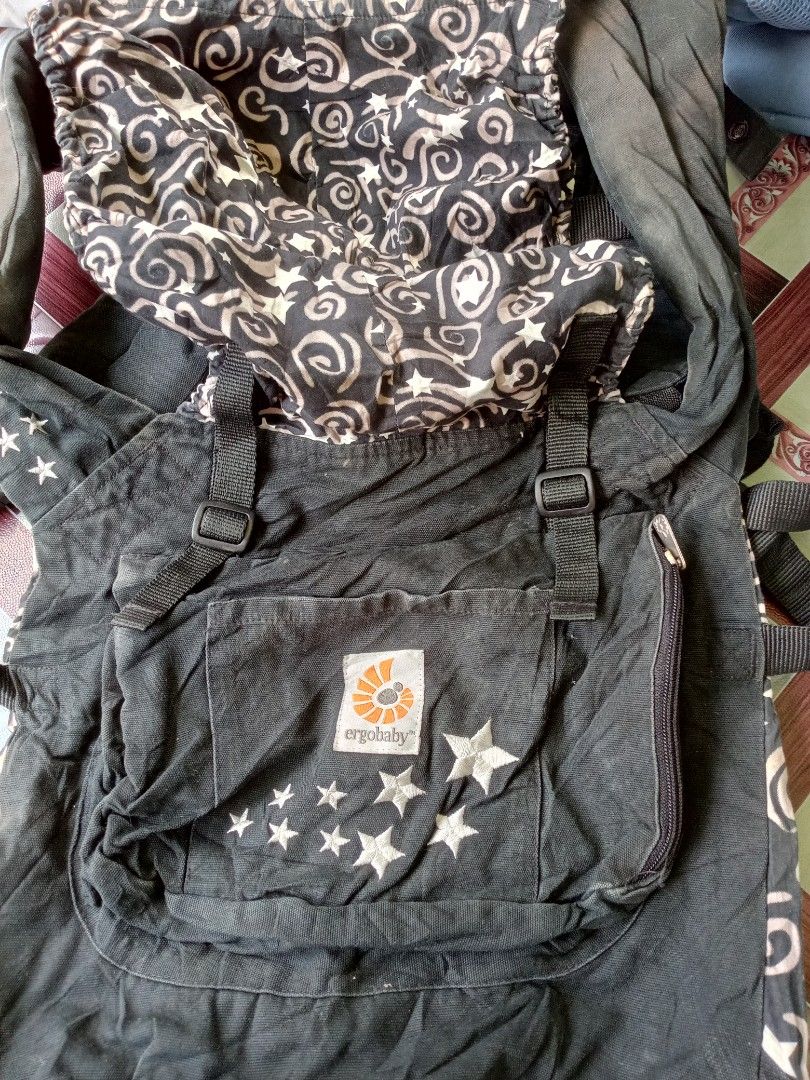 Ergobaby Original Galaxy Black (Category: Carriers & Slings) located in Polomolok. Submitted by delosreyesshyn81134 (Listing ID 1452535496, Image 2). Description: Ergobaby Original Carrier Galaxy Black Night Sky Print.