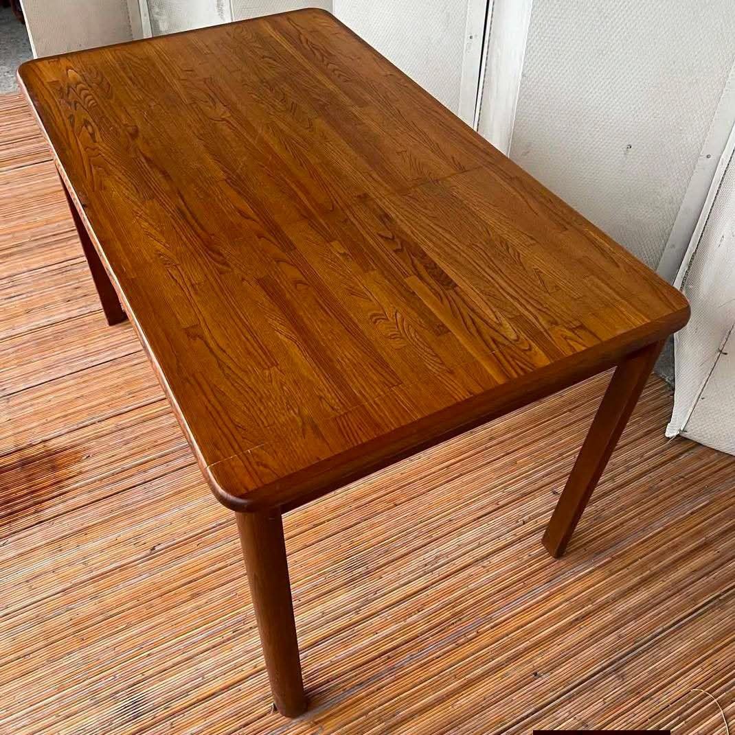 Extendable Table (Category: Tables & Sets) located in Meycauayan. Submitted by marygracecasimiro (Listing ID 1452660139, Image 3). Description: Extendable Table 4-6 Seater Price: 8,700 L32-47 x W27.5 x H27 In good condition♥️.
