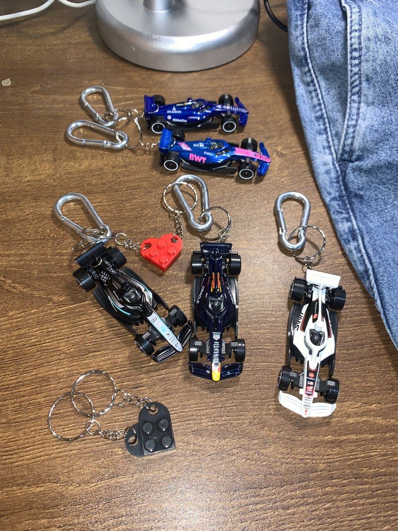 F1 Hot Wheels Couple Key Chain (Category: Vehicle & Diecast Models) located in Manila. Submitted by thriftomnl (Listing ID 1452630224, Image 3). Description: F1 Hot Wheels Couple Key chain ₱430 INCLUSION: - Atlassian Williams and BWT Alpine (hot wheels) - Lego hearts (available in red and black) - Carabiner - sticker freebies - pouch (packaging) * 1 F1 keychain only (w/o hearts): ₱199 📍Muntinlupa City 🚚 ships nationwide (via j&t or lalamove).