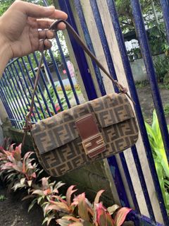 (Category: ) located in . Submitted by domingthriftclothes (Listing ID 1452643653, Image 1). Description: .