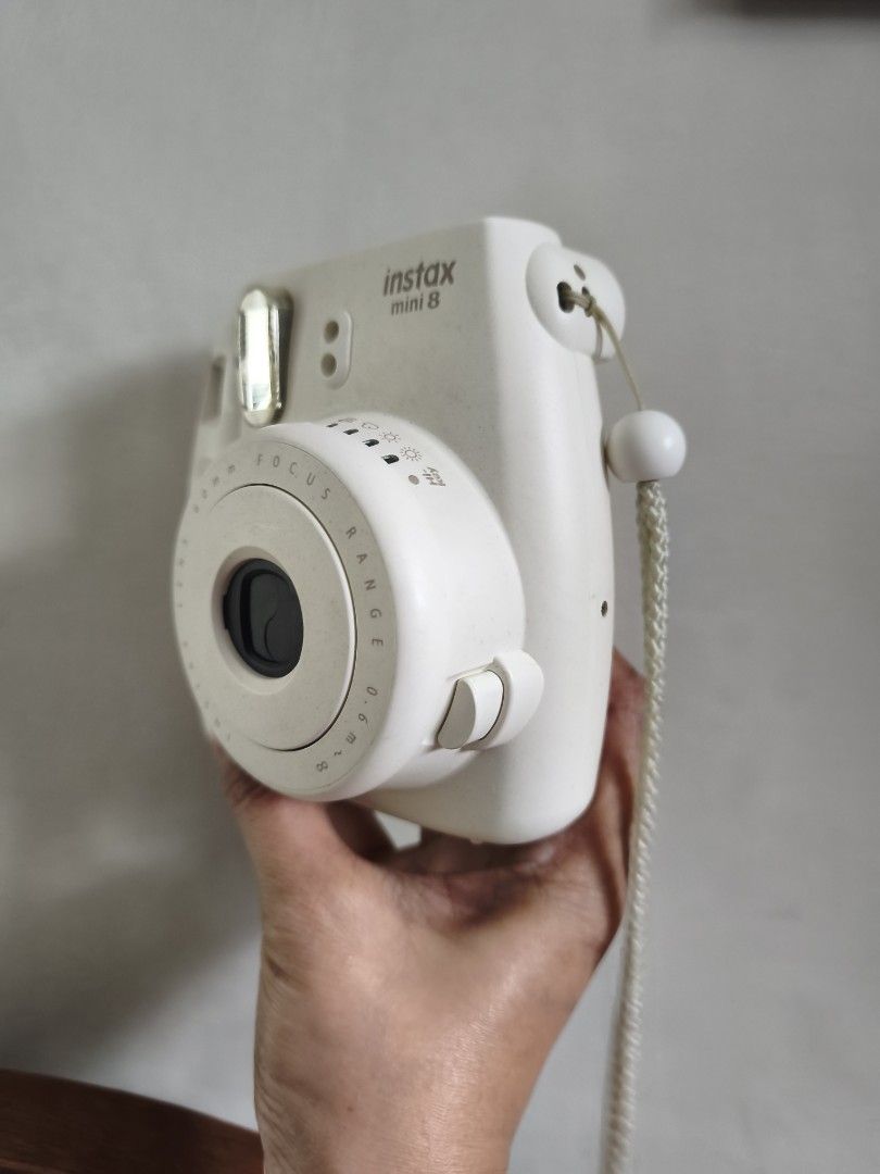 FujiFilm Instax Mini 8 (Category: Cameras) located in Quezon City. Submitted by uydaisy1979 (Listing ID 1452564835, Image 2). Description: No Power Bigla nalang hindi nag power.
