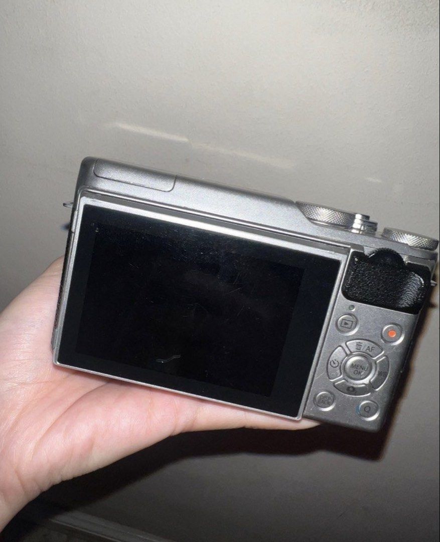 Fujifilm XA10 (Category: Cameras) located in Paranaque City. Submitted by declutterbyrosie (Listing ID 1452637068, Image 2). Description: Fujifilm XA10 📸 Mirrorless Camera + interchangeable lens 🫶🏻 Pop Up Flash, Film Simulation, WiFi Transfer and Tilt Flip Screen PM for photos.