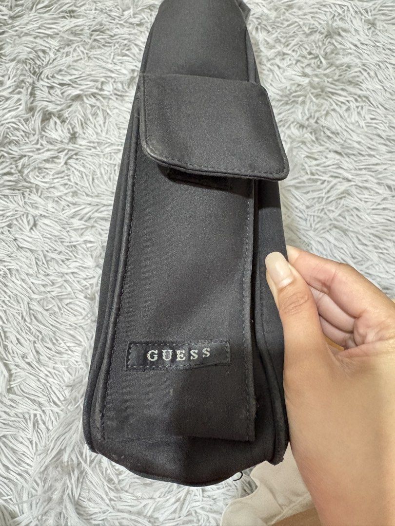 Guess shoulder bag (Category: Shoulder Bags) located in Imus. Submitted by victorious28 (Listing ID 1452668029, Image 2). Description: Preloved See pictures fot flaws: it’s barely noticeable .