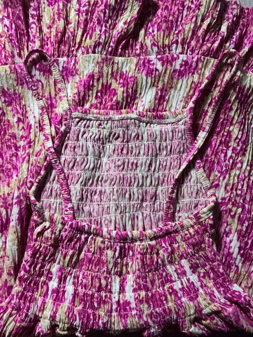 Hera boho pink maxi dress (Category: Dresses) located in Manila. Submitted by lovekosinyx (Listing ID 1452612506, Image 1). Description: - size s-m - high quality fabric - low back - good for summer dm for question.