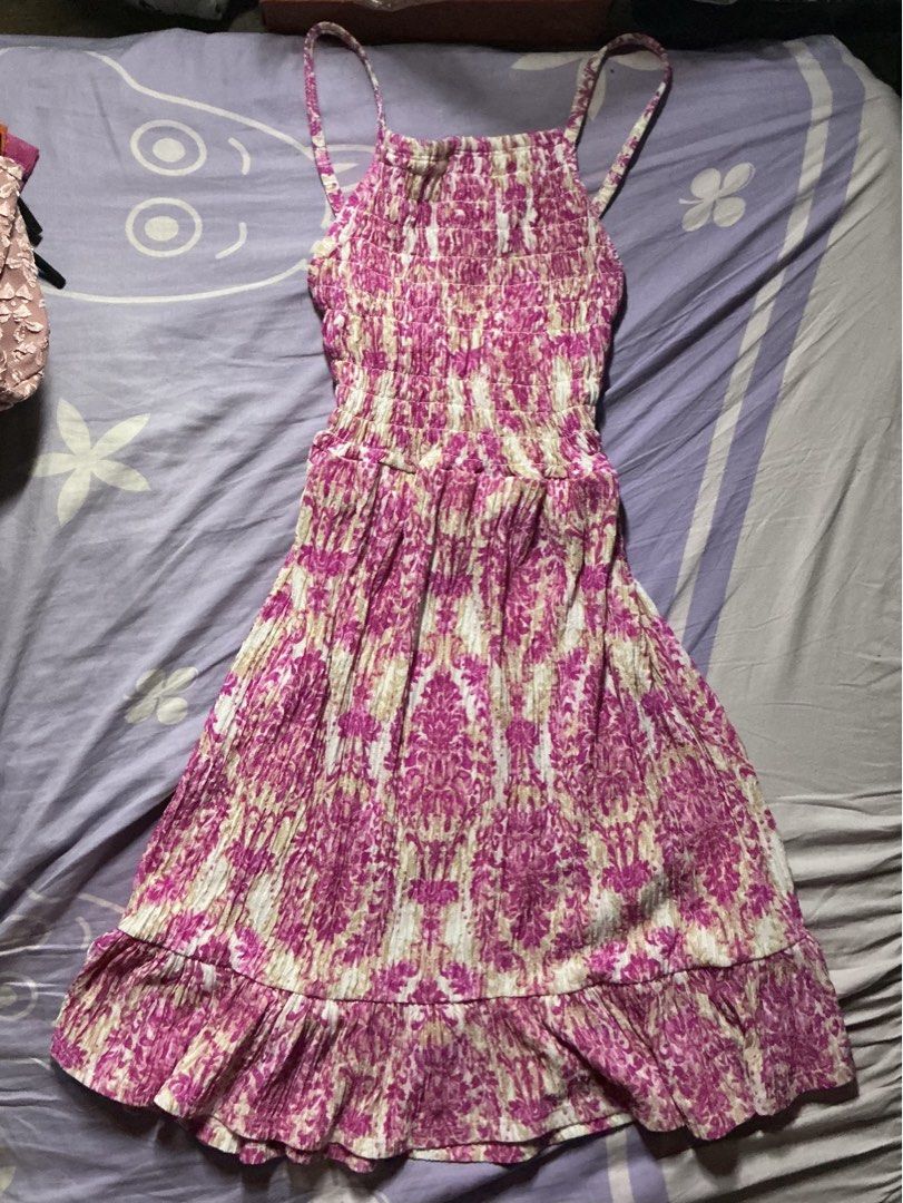 Hera boho pink maxi dress (Category: Dresses) located in Manila. Submitted by lovekosinyx (Listing ID 1452612506, Image 2). Description: - size s-m - high quality fabric - low back - good for summer dm for question.