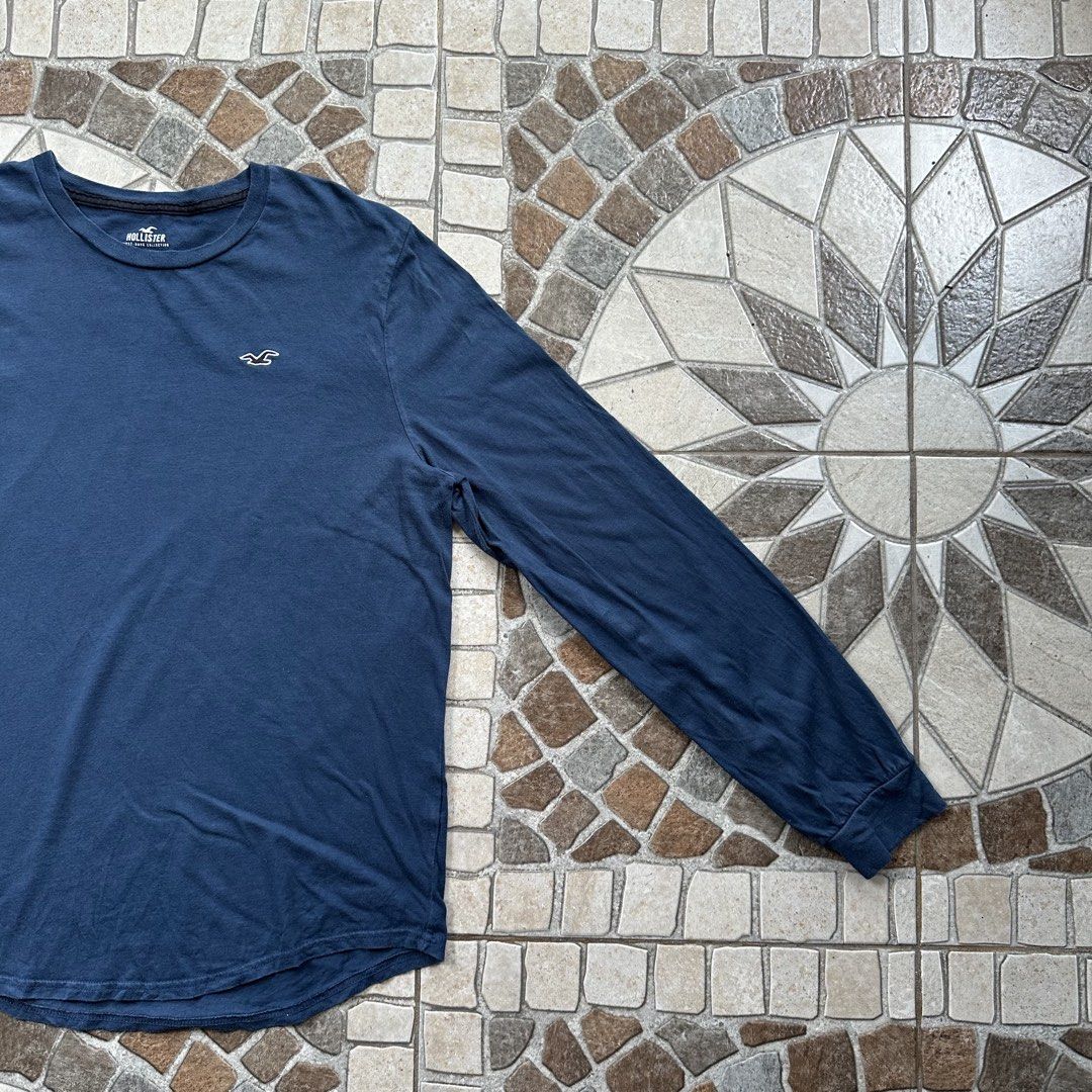 Hollister long sleeve shirt (Category: Coats, Jackets and Outerwear) located in Binan City. Submitted by jotlog (Listing ID 1452629536, Image 3). Description: Width: 21 Length: 27 . Condition: 9/10 . Check pics for the details & condition of the item . Disclaimer: -Not affiliated with listed brands. All rights belong to their owners..