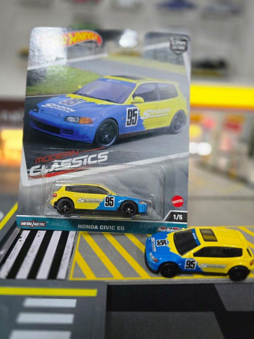 Hotwheels Premium Honda Civic EG Spoon (Category: Vehicle & Diecast Models) located in Quezon City. Submitted by jazz1718 (Listing ID 1452600906, Image 2). Description: - Hot Wheels Modern Classics Honda Civic EG Spoon - Part of the 1/5 series - Features the number 95 - Die-cast metal body - Real Riders wheels - Excellent addition to any collection.