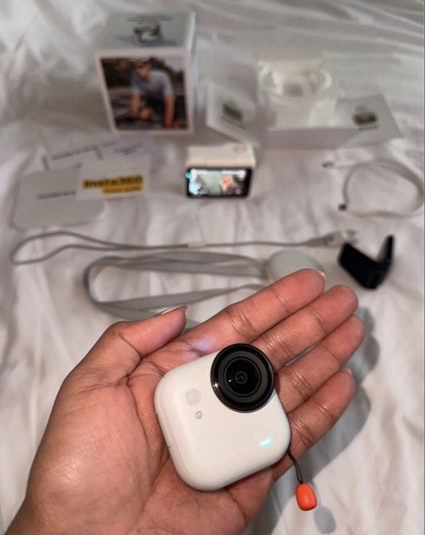 Insta360 Go Ultra (standard bundle) (Category: Video Cameras) located in Quezon City. Submitted by resells_choice (Listing ID 1452556437, Image 3). Description: ✅ Slightly used Insta360 GO Ultra Tiny 4k Camera ✅ bought last December pero Hindi masyado nagagamit ✅ Still in excellent condition (Mint) ✅ Well-maintained and fully functional ✅ Perfect for travel, vlogging, biking, water and everyday adventures 📍 Meet-up or shipping from Mandaluyong c