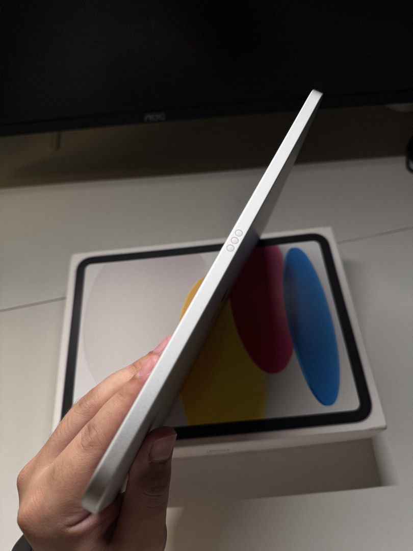 iPad A16 128GB Silver (Category: iPad) located in Pasig City. Submitted by acgpreloved (Listing ID 1452655333, Image 3). Description: iPad A16 128GB Silver Price: ₱23,000 Inclusions: ✅ Complete box ✅ Original accessories ✅ Receipt ✅ Free Flip Case Condition: ✅ Barely used like twice a week 1-2 hours minimum. ✅Battery Health: 99% ✅ Unit is under warranty ‘til 9/19/26 RFS: Don’t need an iPad for netflix 😂 I can do meet up at SM City East Ortigas o