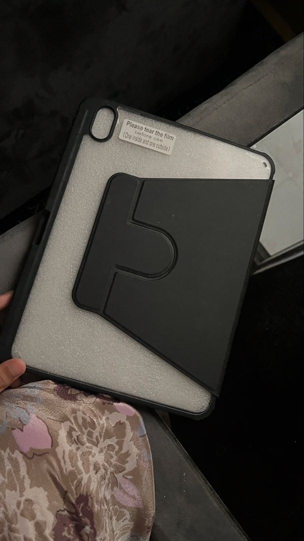ipad case (Category: Cases & Covers) located in Baling. Submitted by rabiatulzhohir (Listing ID 1452585569, Image 3). Description: condition 10/10 ipad 10 gen pos sm rm8.