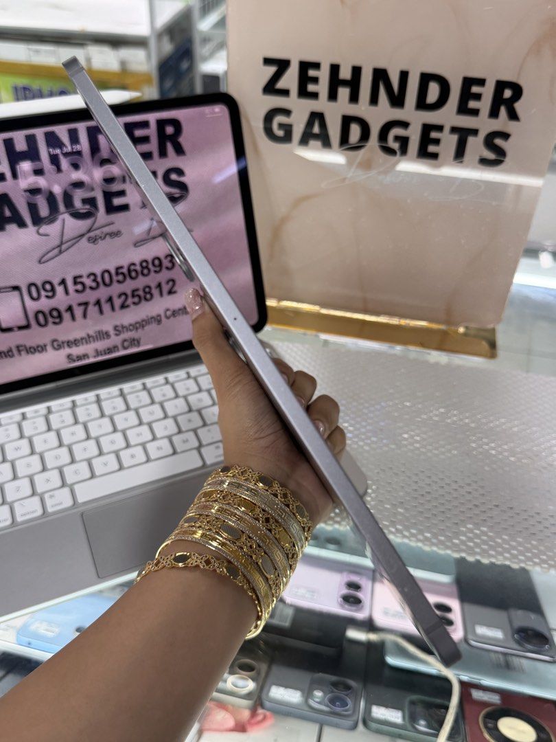 iPad PRO 11-inch 4TH GENERATION 128GB W/ CELLULAR (Category: iPad) located in San Juan City. Submitted by desireebayal96 (Listing ID 1452566686, Image 2). Description: iPad PRO 4TH GENERATION (11-inch) * 128GB * WIFI AND CELLULAR * 97% SMOOTH * NO ISSUE * NO HISTORY OF REPAIR * NO ICLOUD ISSUE * WITH REPLACEMENT 20W SET CHARGER OPEN FOR COD SAME DAY DELIVERY PLUS SHIPPING FEE MESSAGE ME DIRECTLY FOR MORE INFO Store located📍2nd floor Vmall Greenh